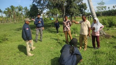 Setelah Terhalang Cuaca Buruk, TEP UI Akhirnya Tiba di Mangoli Tengah dan Selatan: Disambut Lumba-Lumba